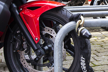 Mechanische Diebstahlsicherung für Motorräder: Kettenschloss