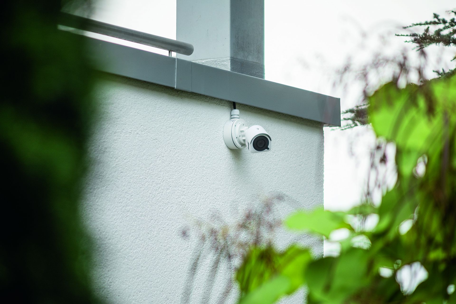 Video-Überwachungskamera an einer Hauswand